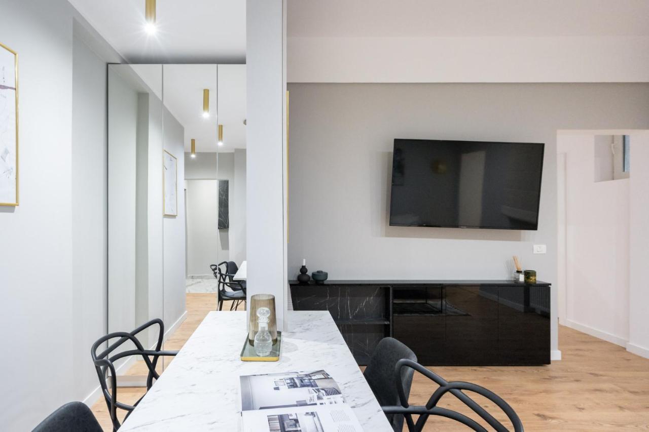 Crystal 3Bdr Apartment In Center Boekarest Buitenkant foto