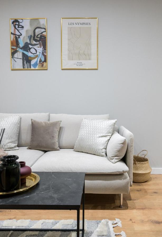 Crystal 3Bdr Apartment In Center Boekarest Buitenkant foto