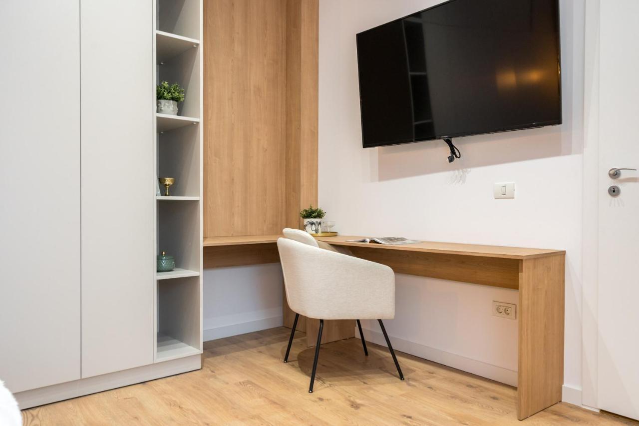 Crystal 3Bdr Apartment In Center Boekarest Buitenkant foto