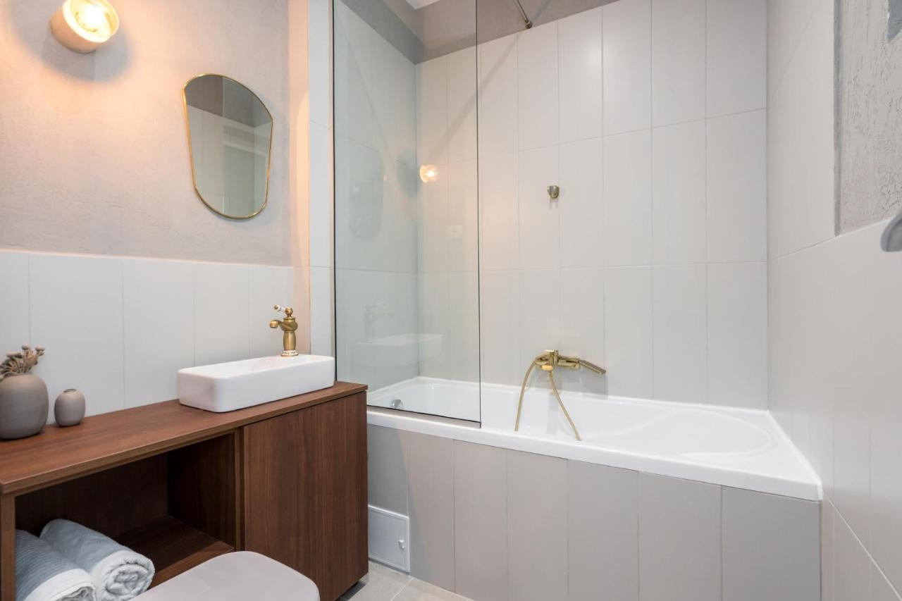 Crystal 3Bdr Apartment In Center Boekarest Buitenkant foto