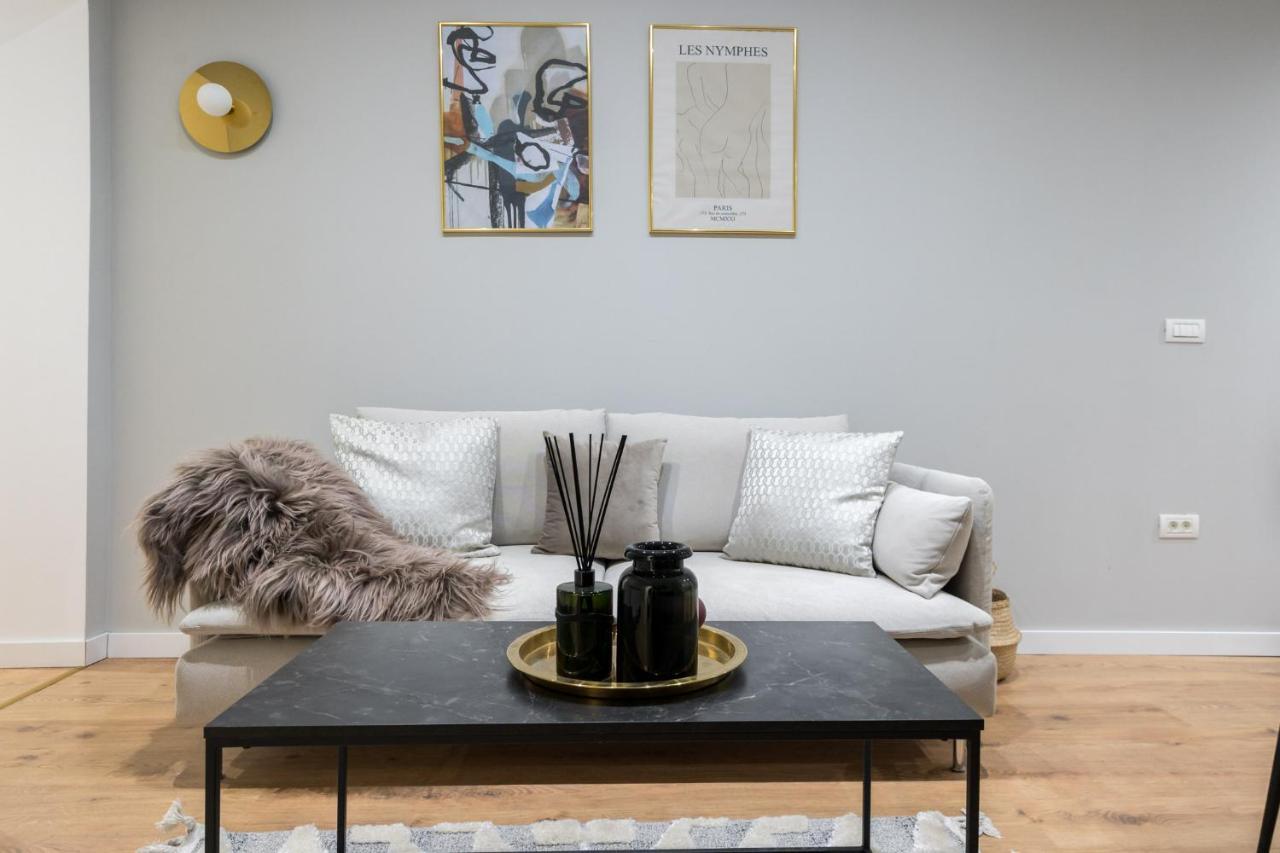 Crystal 3Bdr Apartment In Center Boekarest Buitenkant foto