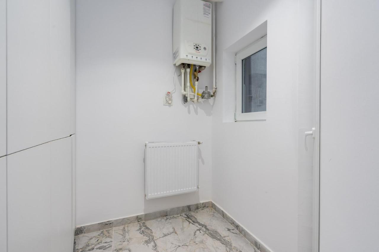 Crystal 3Bdr Apartment In Center Boekarest Buitenkant foto