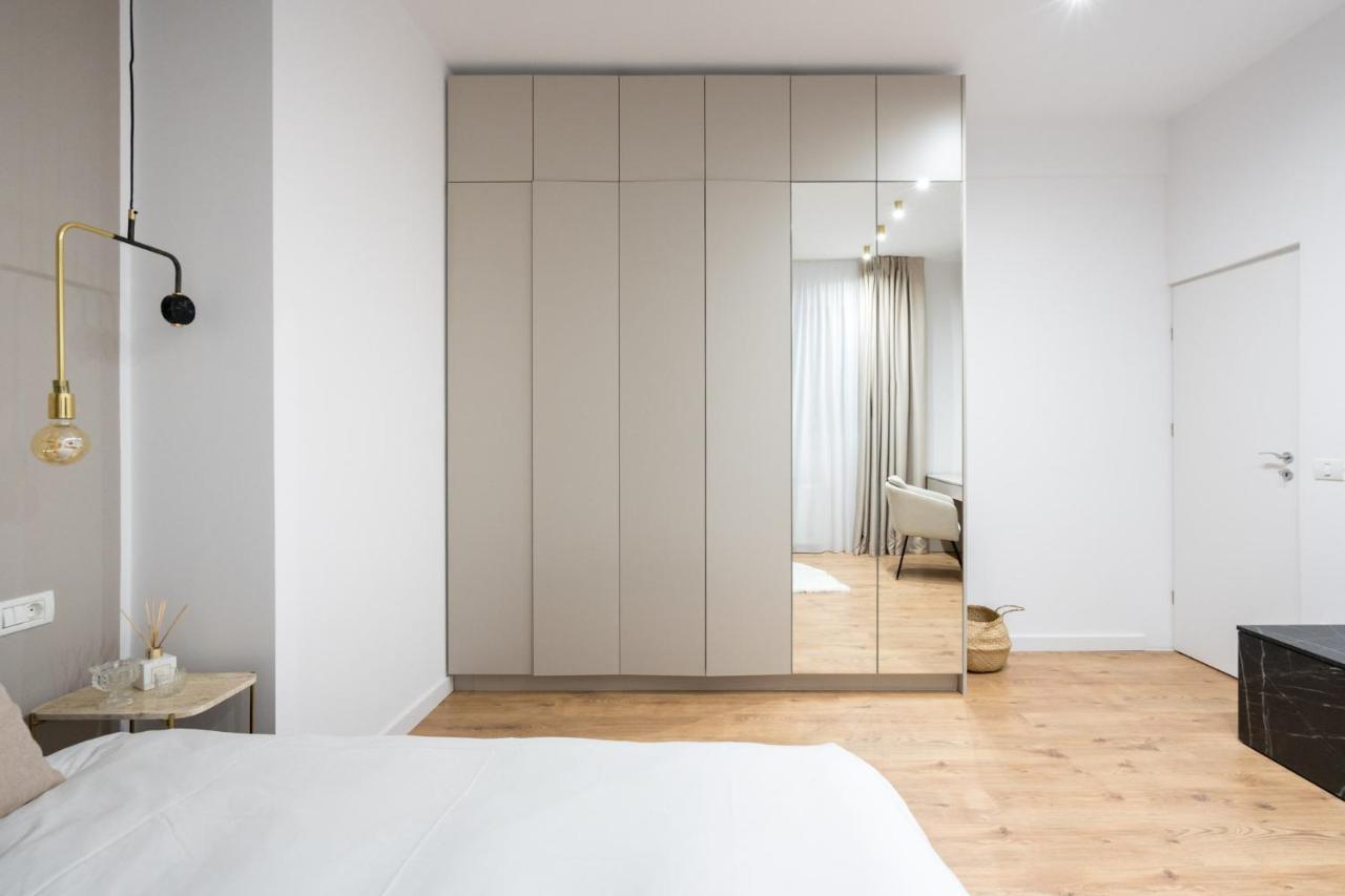 Crystal 3Bdr Apartment In Center Boekarest Buitenkant foto